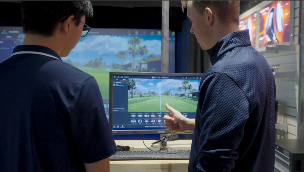 Custom fitting med TrackMan hos Innesvingen